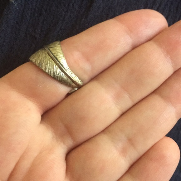 Leaf ring - Picture 2 of 3